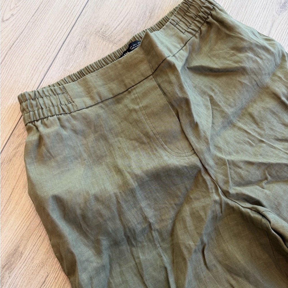 Zara Women's Olive Green Chinos - Picture 2 of 7